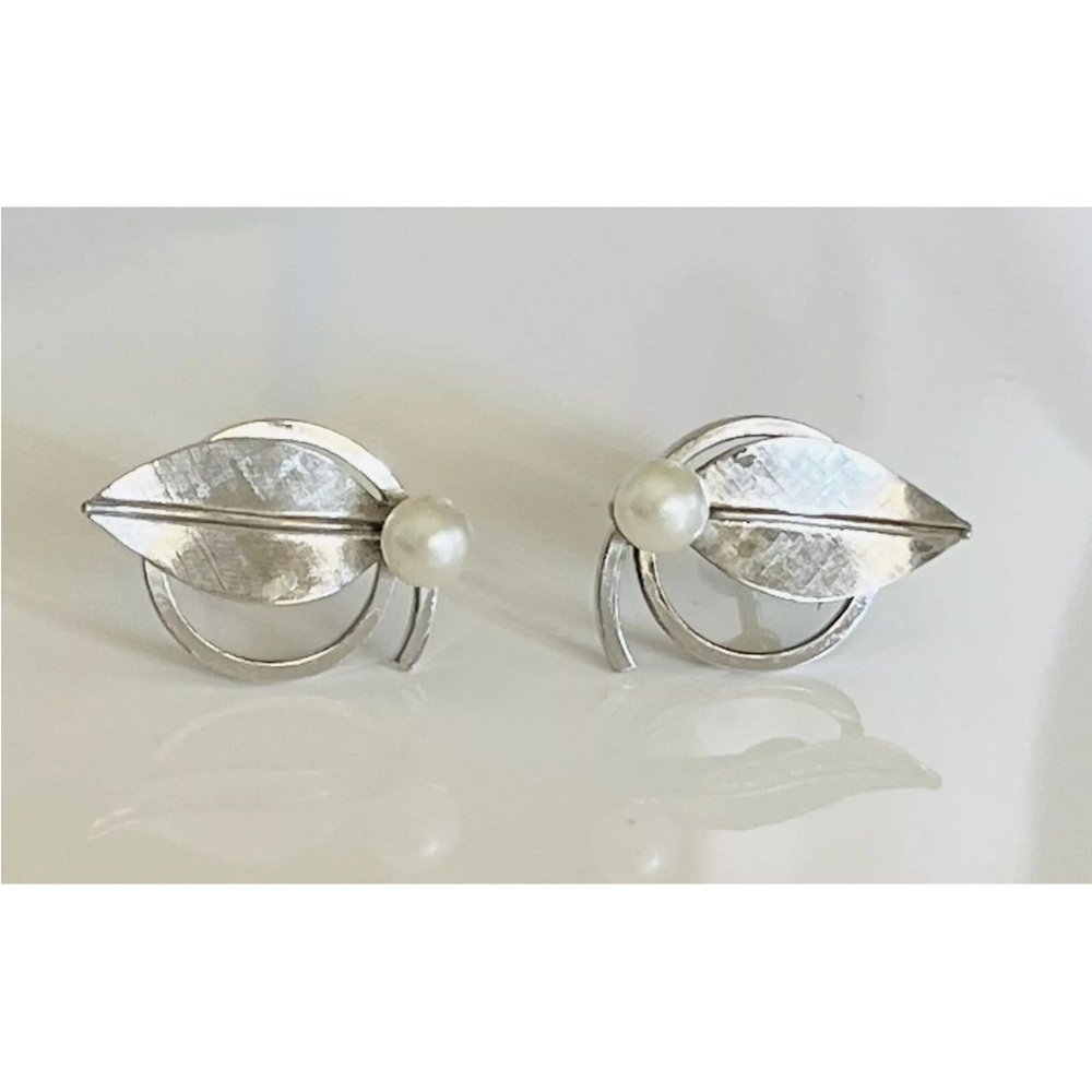 Vintage Bond Boyd Sterling Silver 925 Leaf Pearl Screw Back Earrings